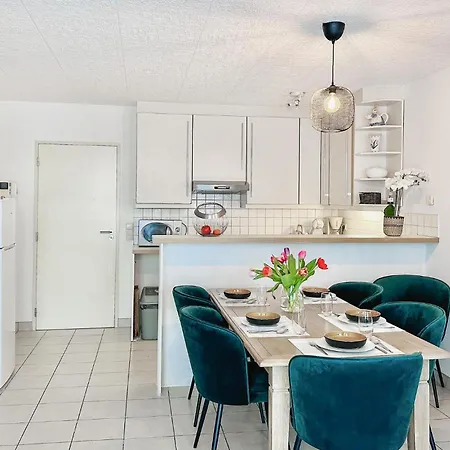 Apartment 2 Bedroom Lovely In *