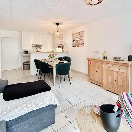 2 Bedroom Lovely In * Oostende