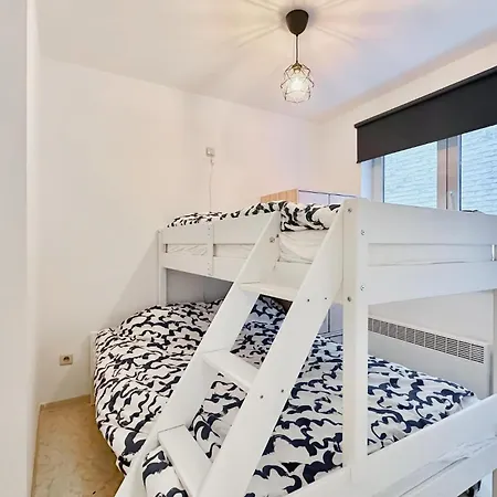 2 Bedroom Lovely In Oostende